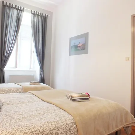 Apartment Draguc *